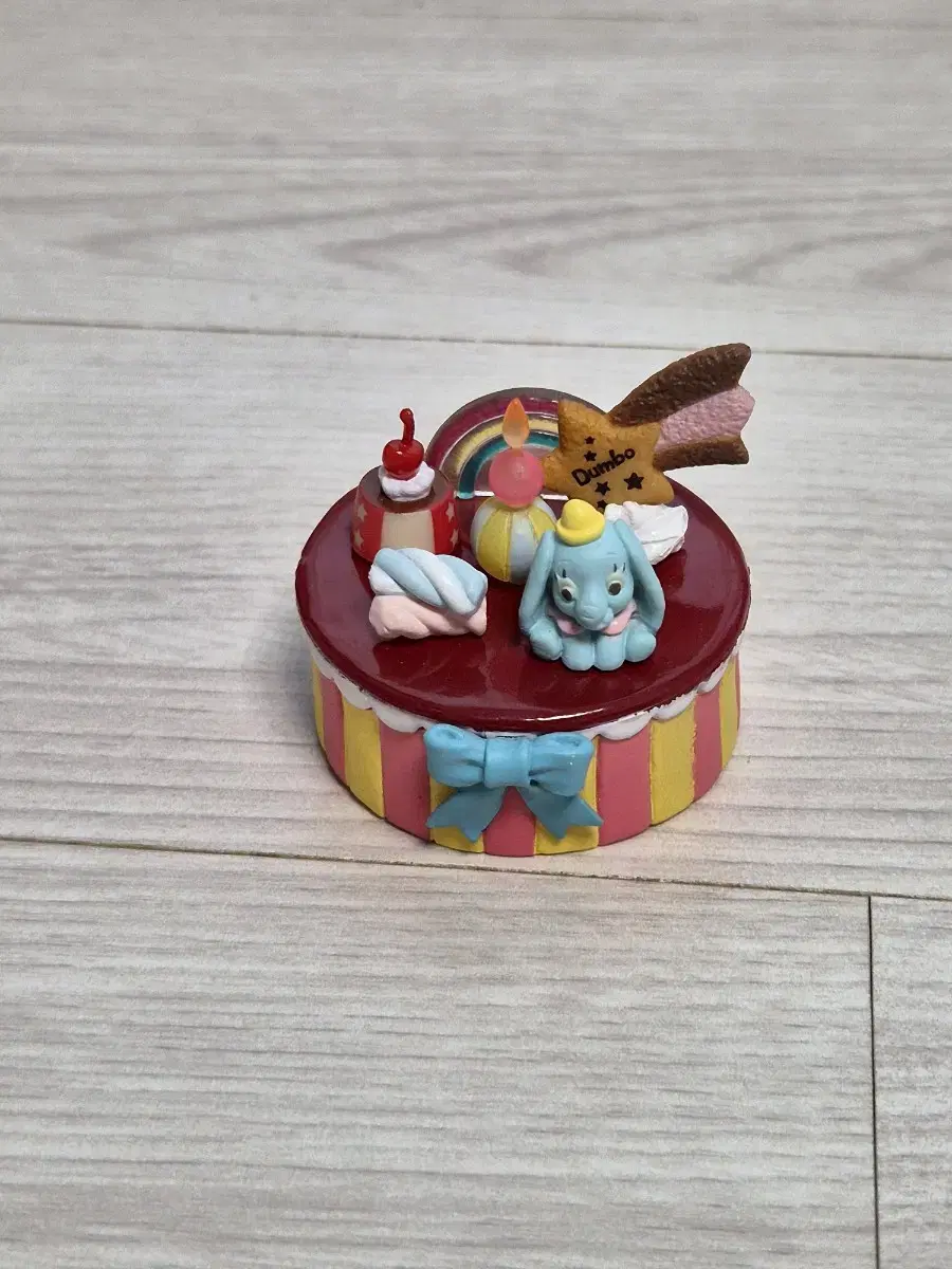 Remembrance Disney Baby Elephant Dumbo Cake Figure