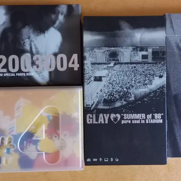 GLAY 희귀 굿즈 판매 (비디오+사진집)