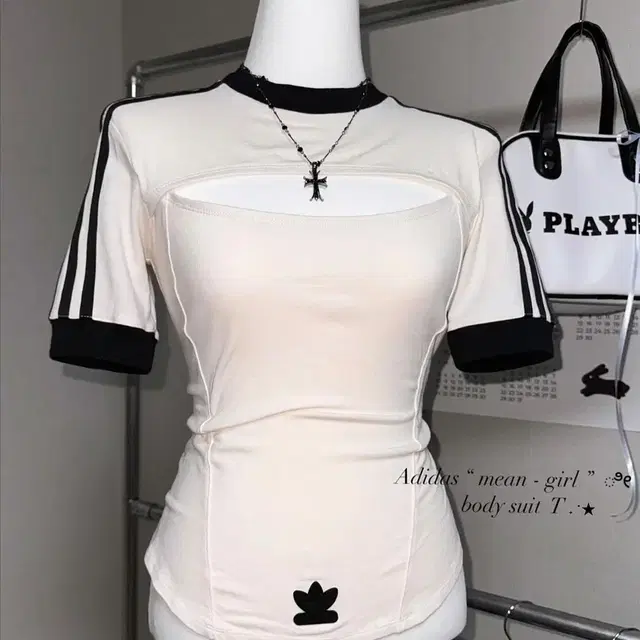 구해요ㅠㅠAdidas PAOLINA RUSSO 3-STRIPES TEE