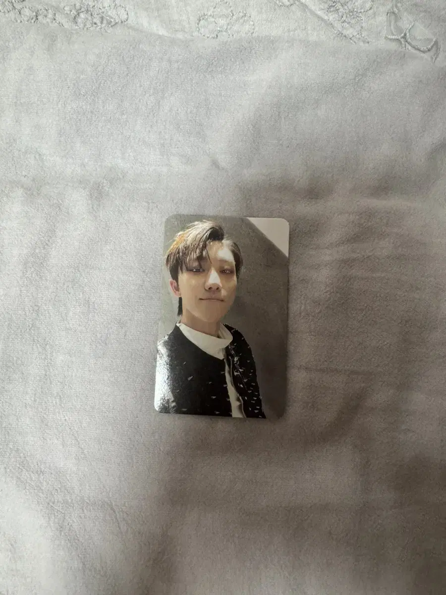 Face the sun myungho photocard sells (tap, not look)