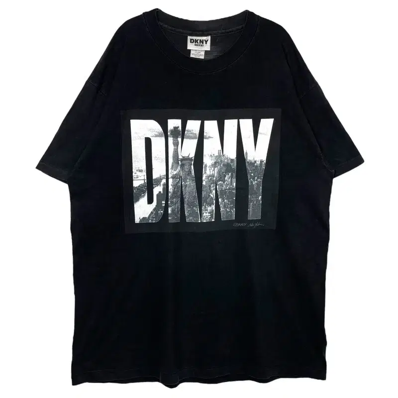 90s DKNY Tokanaran New York Short Sleeve T-shirt