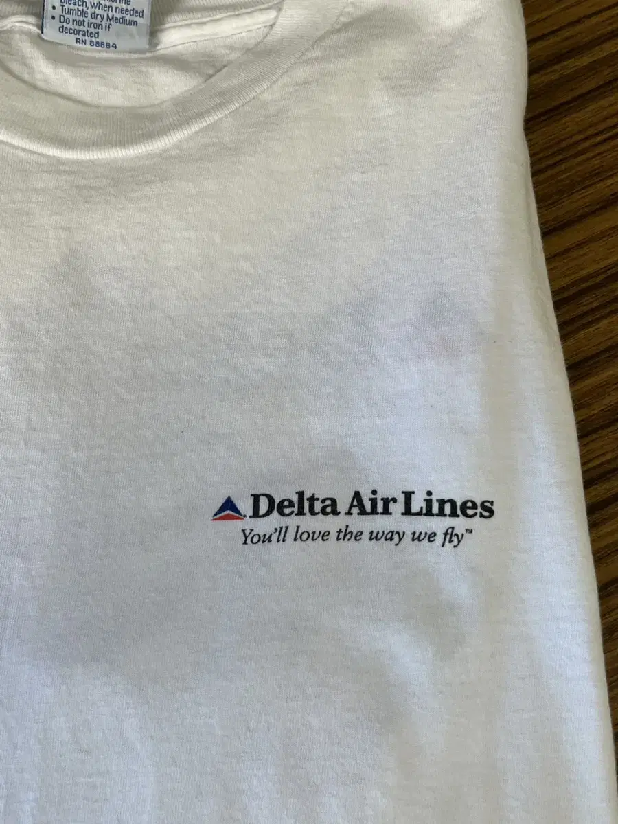 Delta Air Lines Vintage T-Shirt