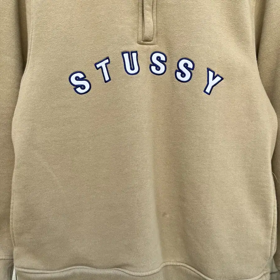 스투시 모크넥 레터링 로고 반집업 맨투맨 Stussy