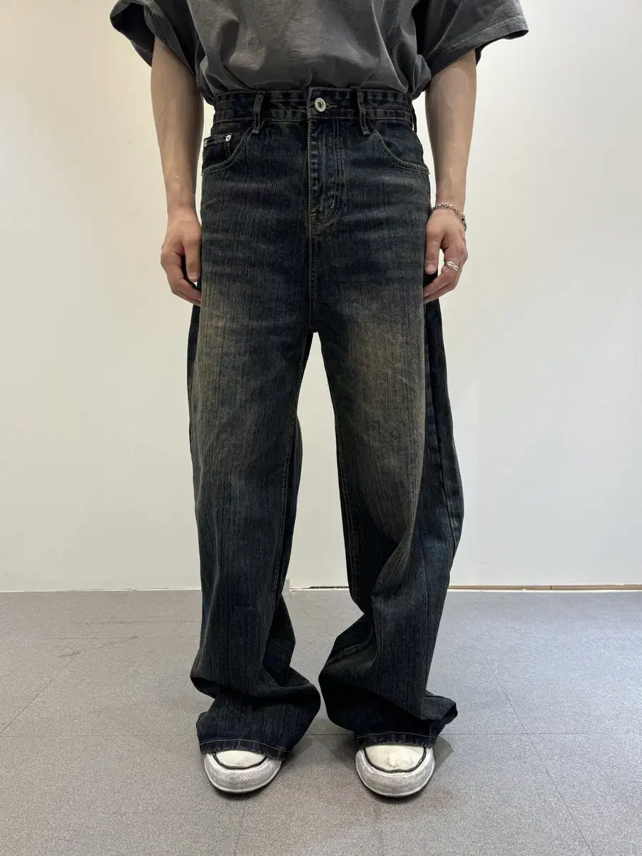 (Unisex) Long Pull Wide Denim Pants