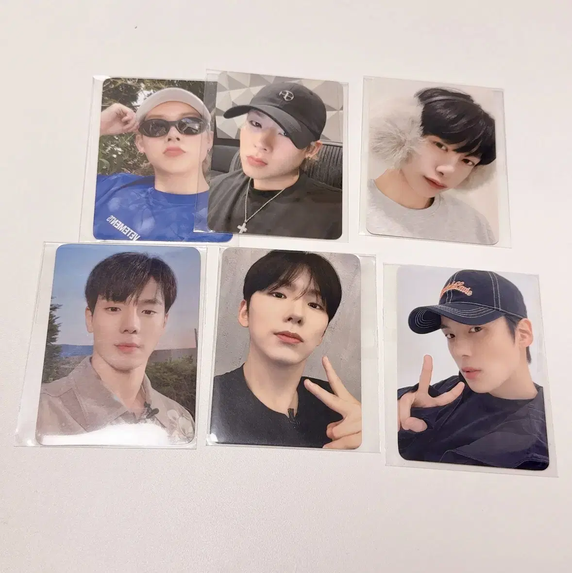 Monsta x monsta x monsta pop up pre-order benefit photocard