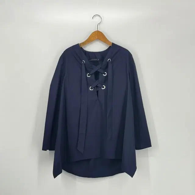 ZARA 자라 레이스업 블라우스 (XS size / NAVY)