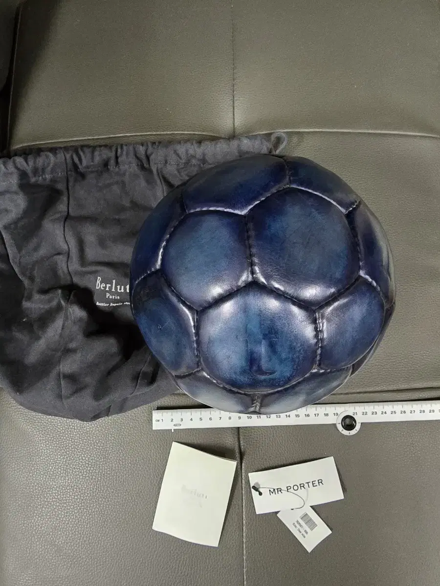 벨루티 축구공 berluti soccer ball