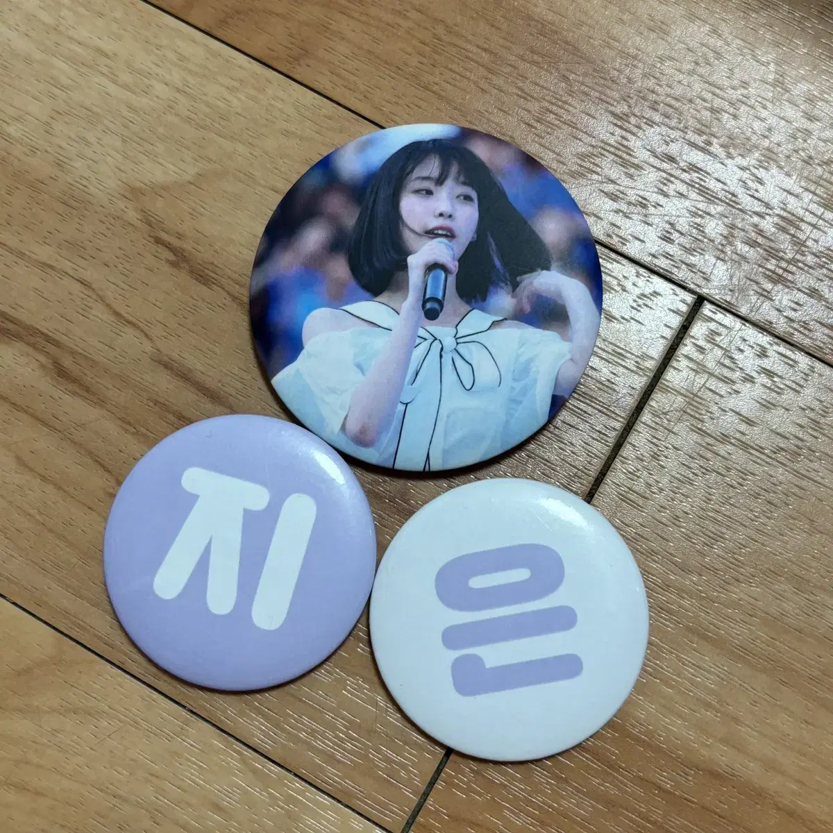 IU lee jieun Pinbadge