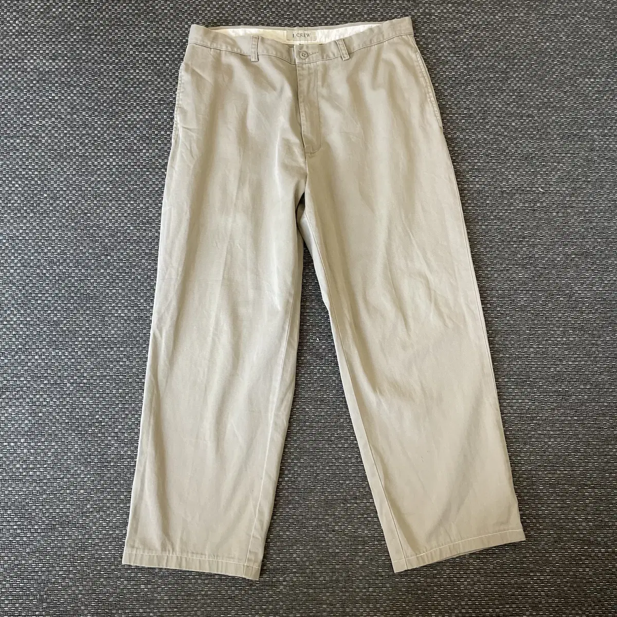 (34) Jake Lew beige cotton chino pants