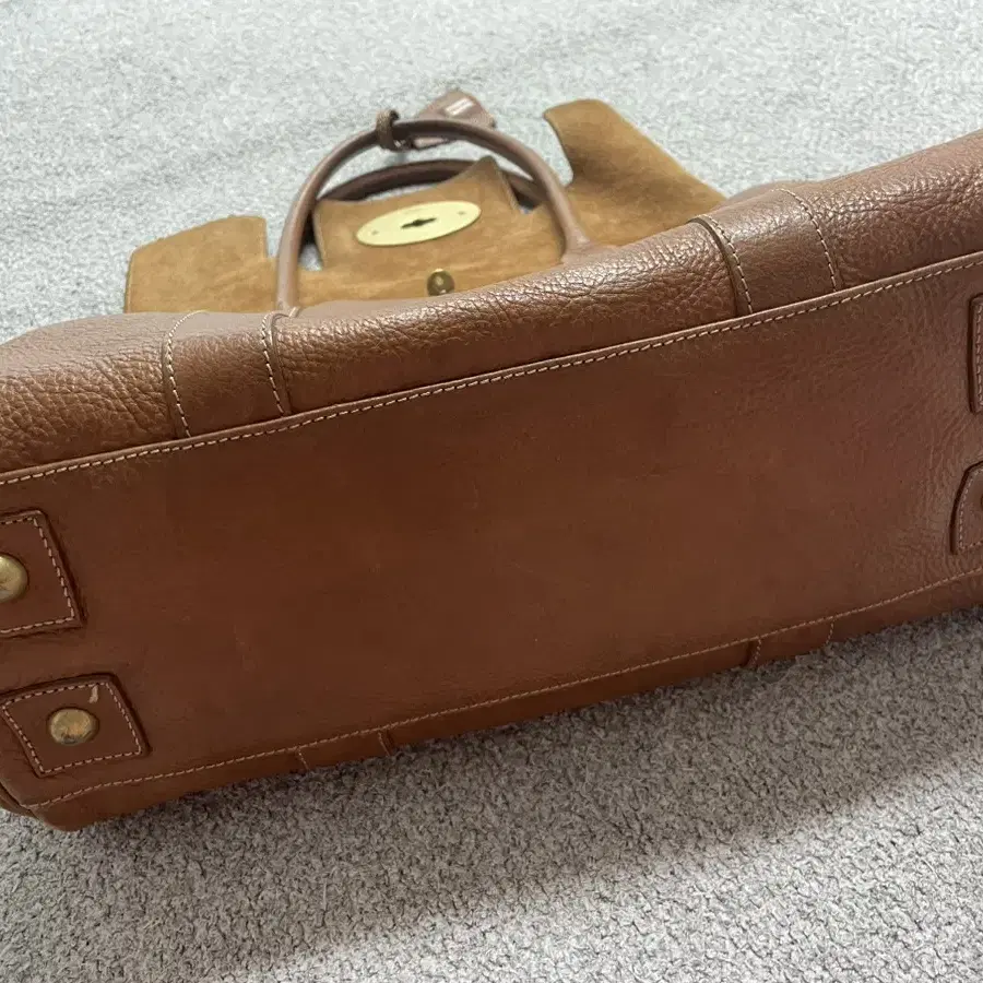 [MULBERRY] 멀버리 금장 베이스워터 오크브라운 HH5988 미듐