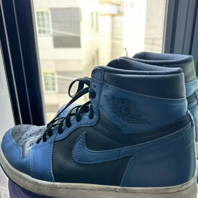 Jordan 1 Retro High OG Dark Marina Blue