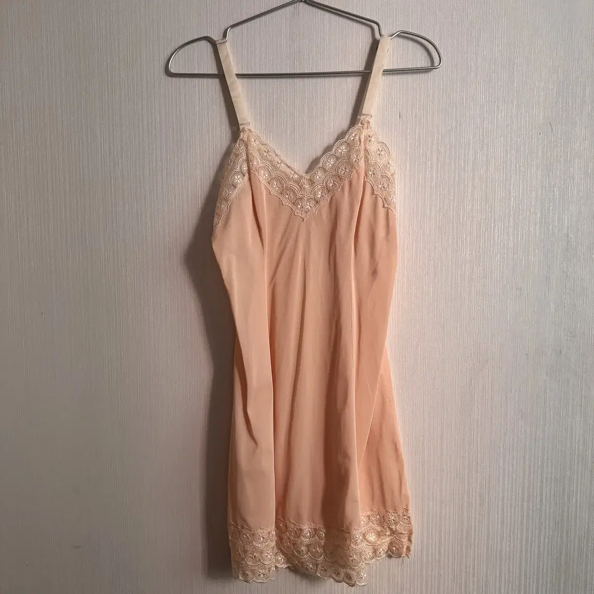 Lace trimming slip onepiece