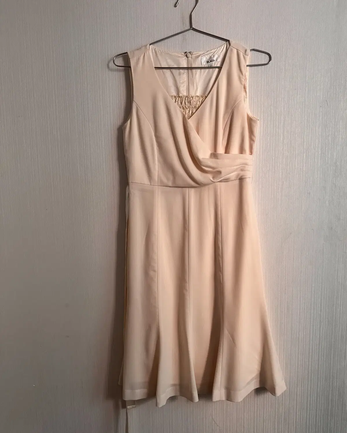 Sleeveless evening one-piece