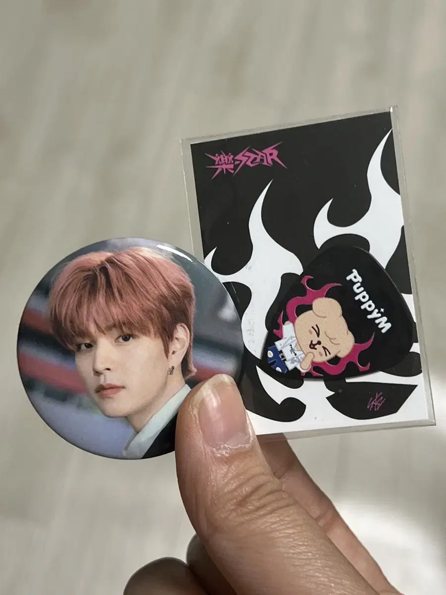 Skz seungmin Badge Guitar Peak