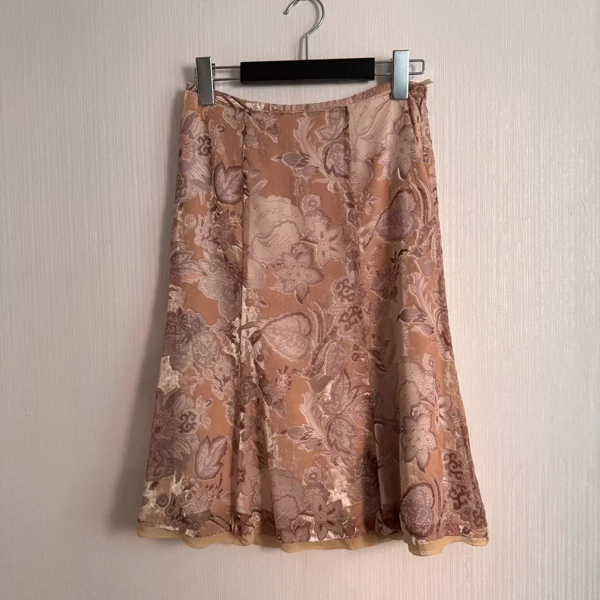 Oriental pattern midi skirt