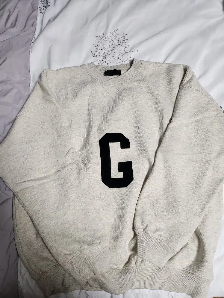 Pier of God 7th G Logo Man-to-Man Sweatshirt