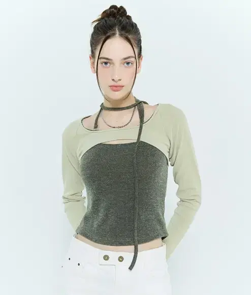 라티젠 L6 CUTOUT RAGLAN TOP(KHAKI) 탑