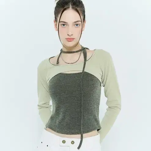 라티젠 L6 CUTOUT RAGLAN TOP(KHAKI) 탑