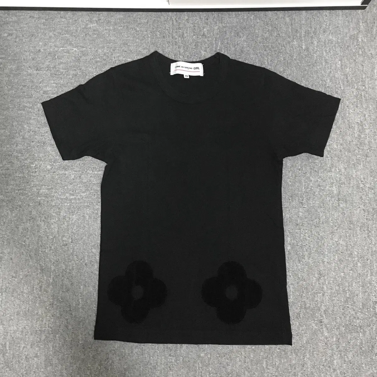 (무배) Comme des Garçons Song Girl Black Flower T-Shirt Vahn