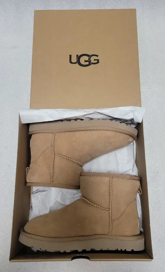 [새상품] 어그 UGG 양털가죽부츠 단목방한부츠 여성용 235~240