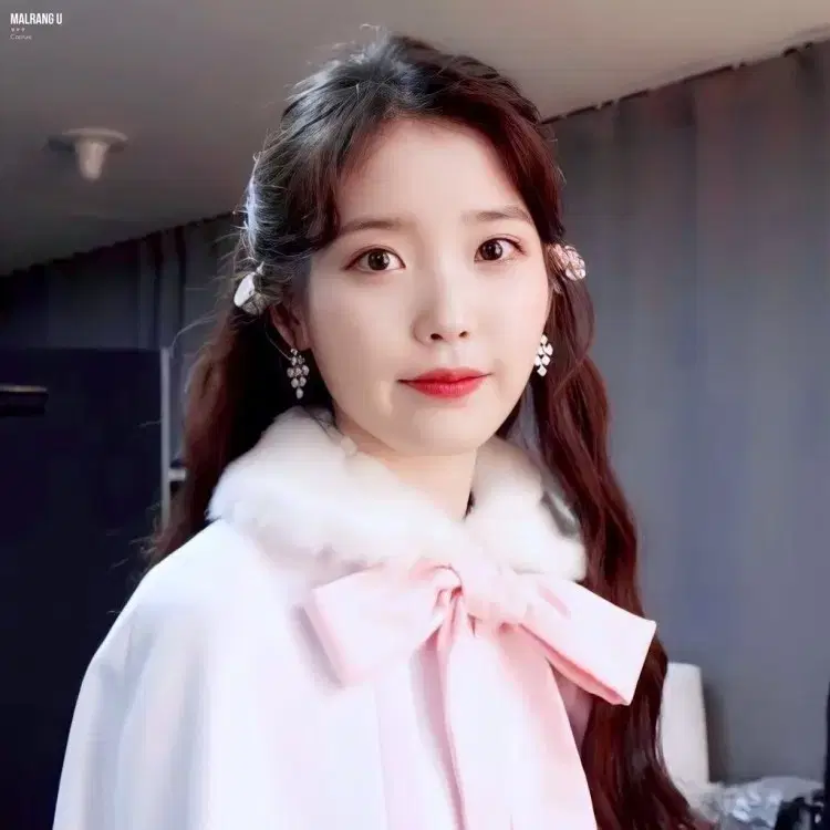 iu 생일카페 대리수령 부탁드려요