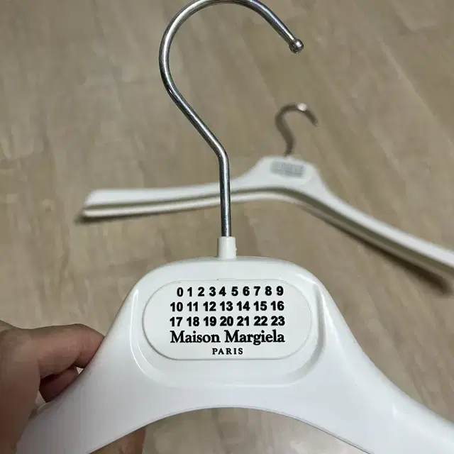 마르지엘라 옷걸이 margiela 셔츠걸이