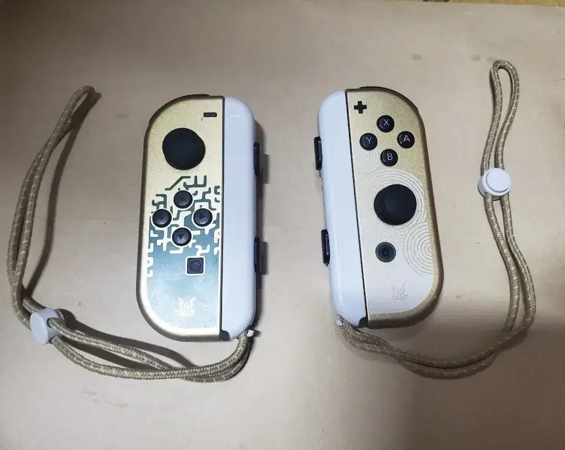 Nintendo Switch Zelda Edition Joy-Cons