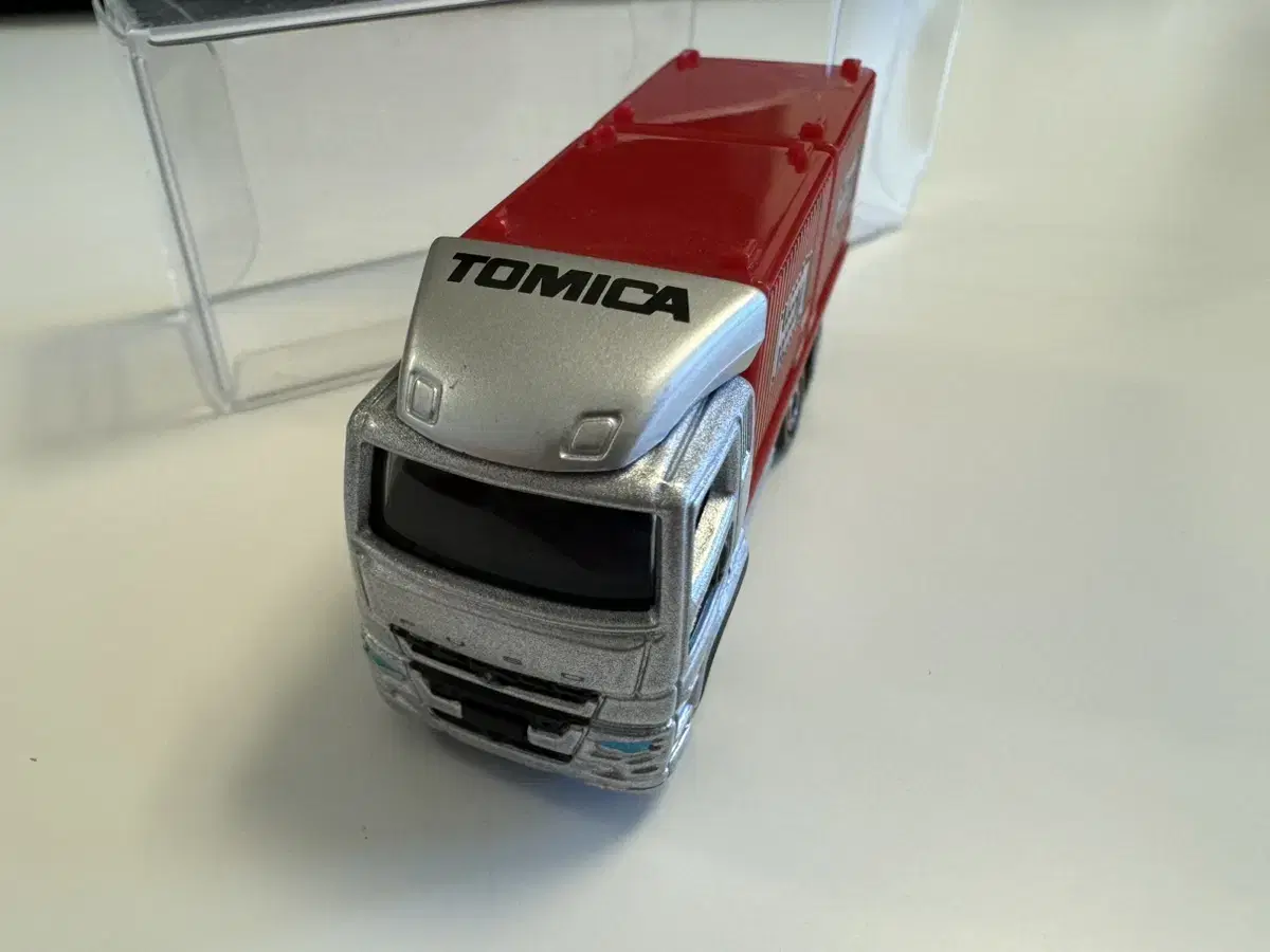 Tomika Mitsubishi Fuso Super Grits