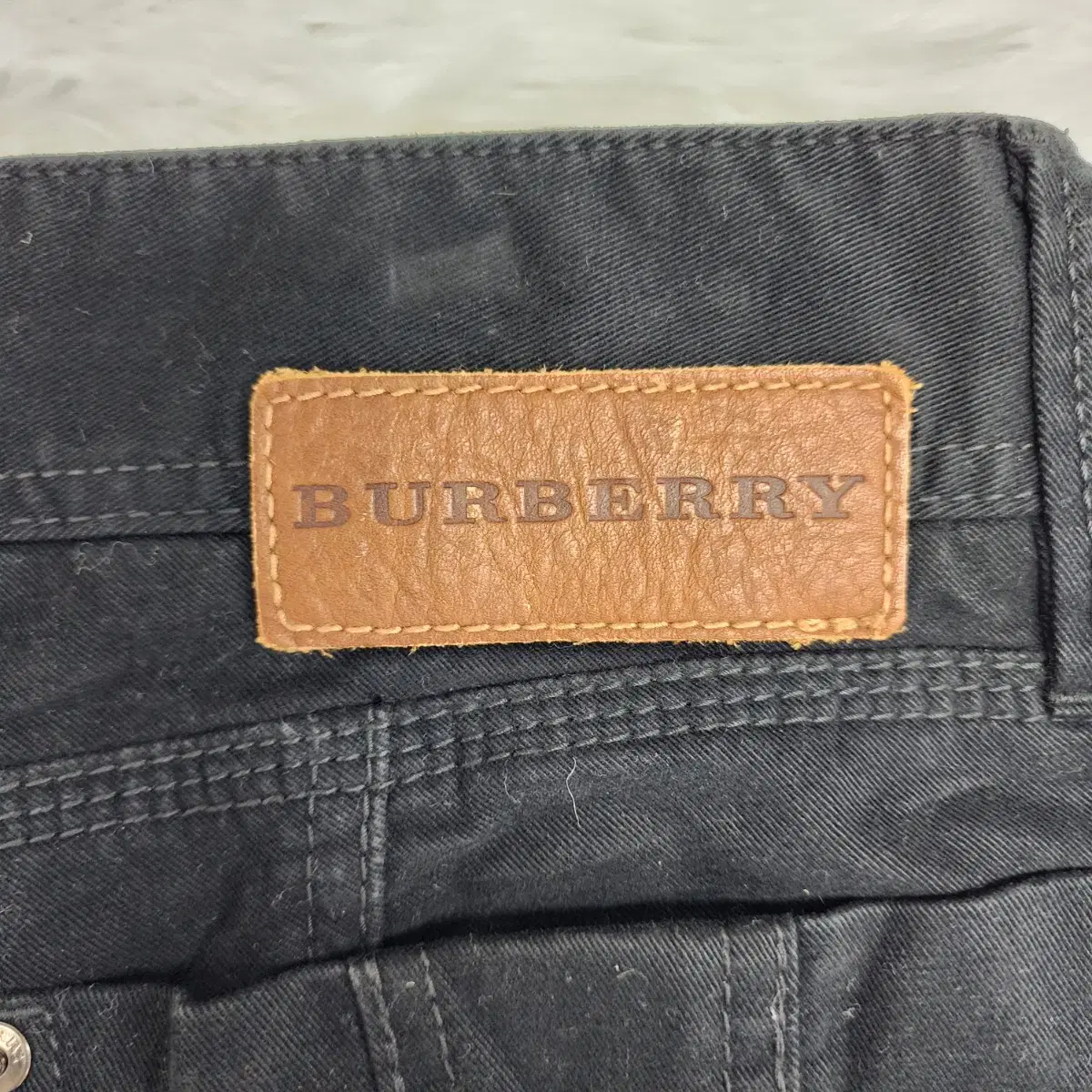 버버리 Burberry 스키니핏 블랙 데님진 흑청