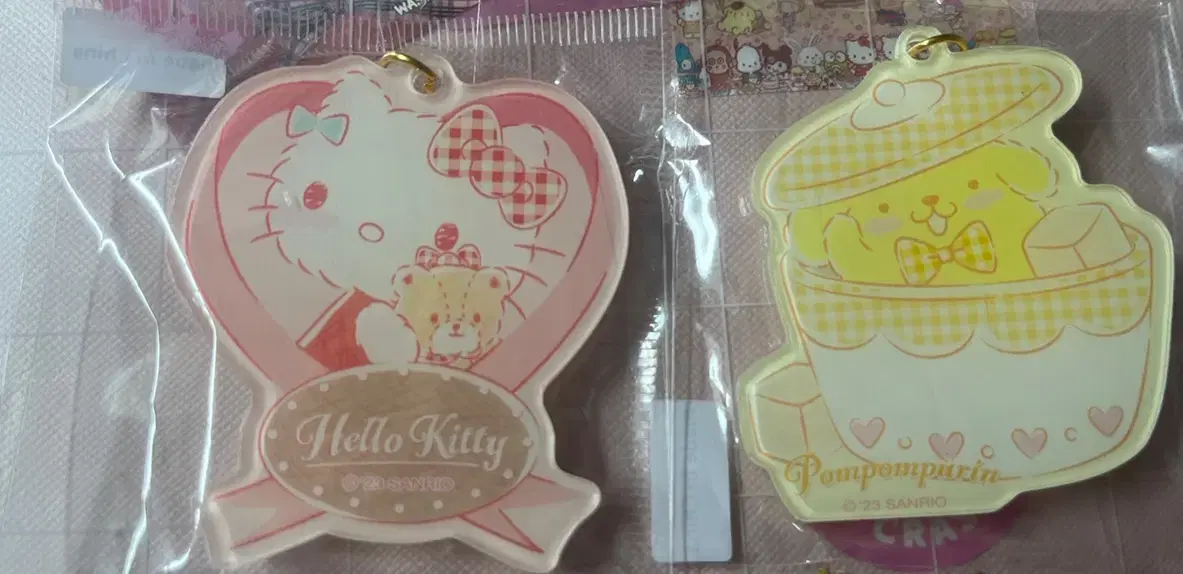 San Rio Convenience Store keyring Kitty, Pompompurin