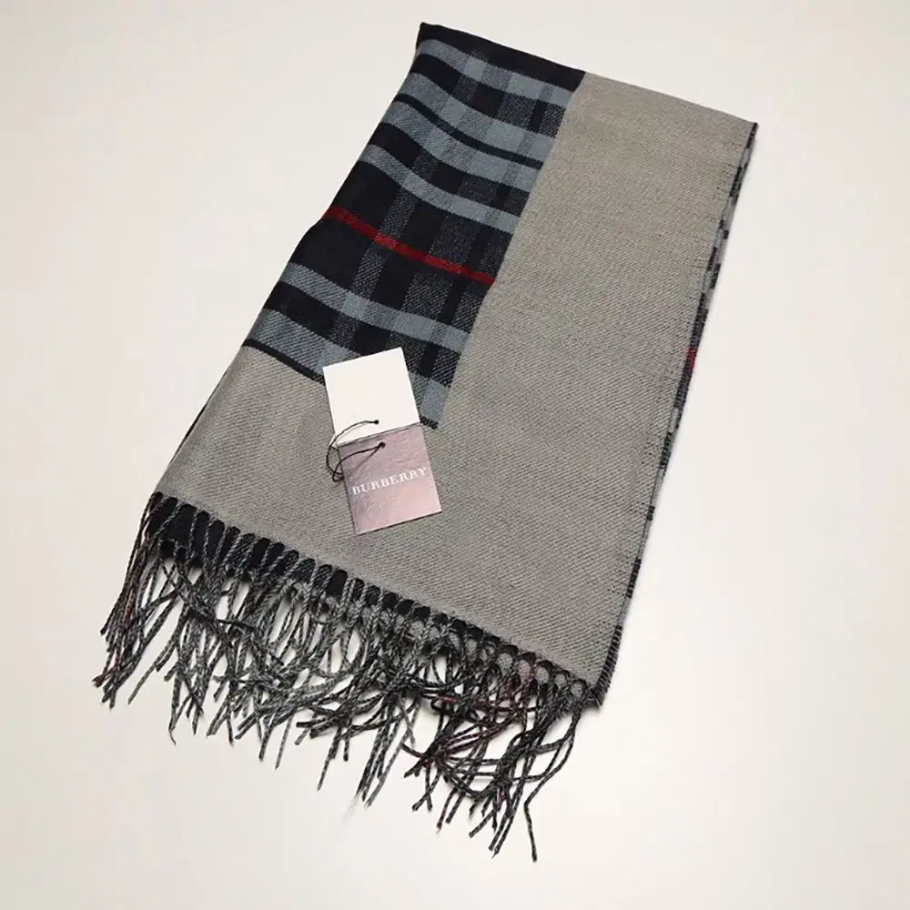 Burberry Shawl Dark Gray 100% Cashmere (New Item) Disposal due to the holiday season