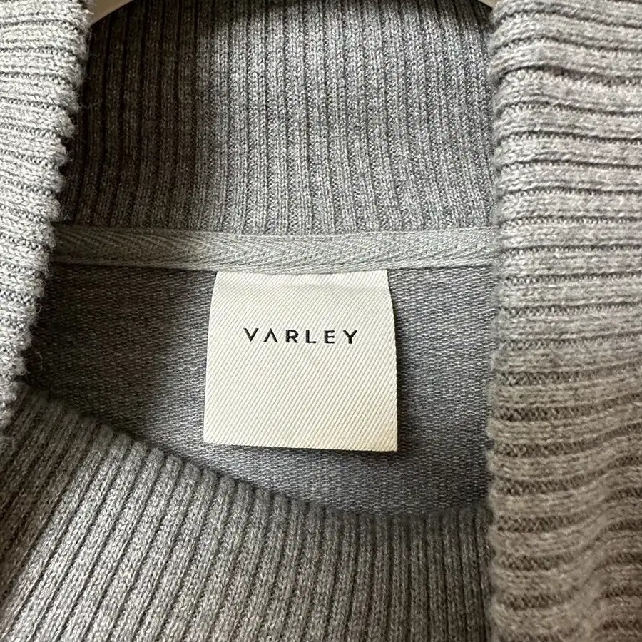 Varley 스웻셔츠