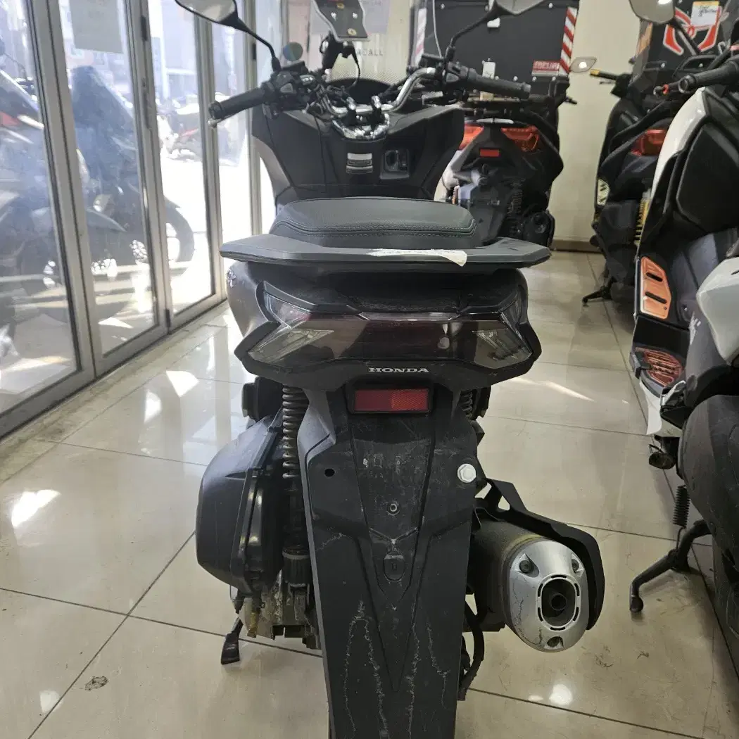 pcx 22년식 검정 11번