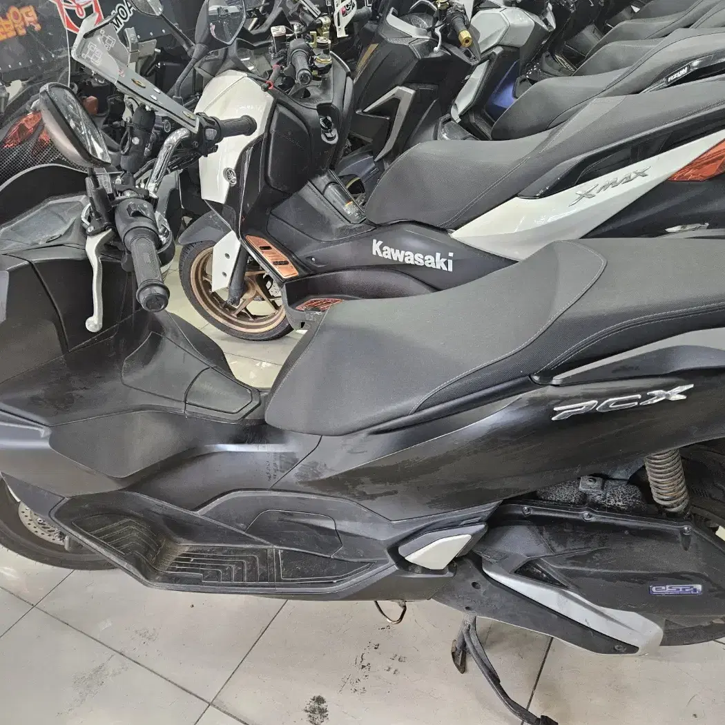 pcx 22년식 검정 11번