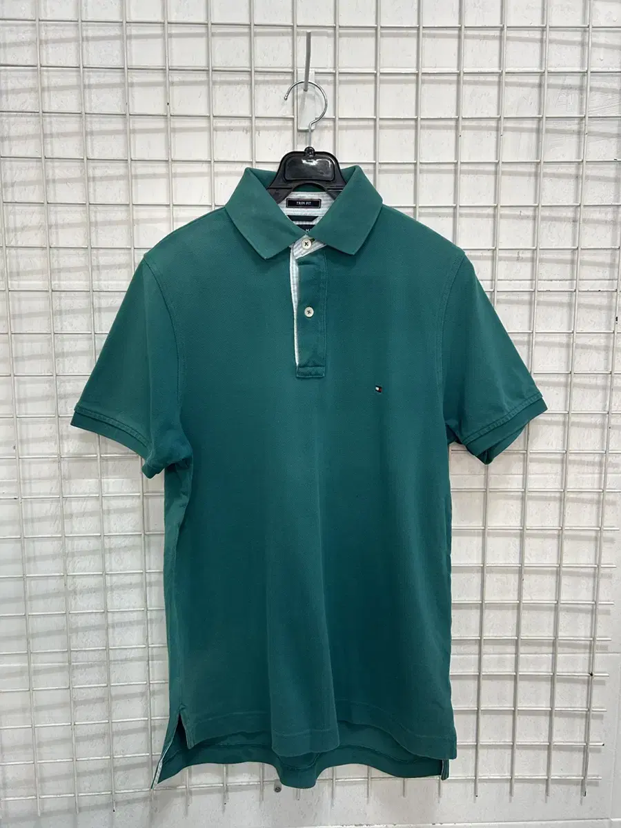 [tommy hilfiger] men's trim fit carrati xs 95 recommended