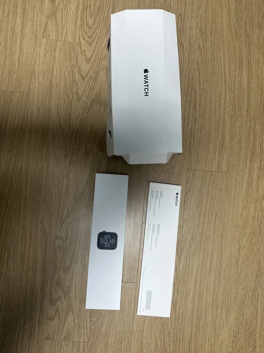 Apple Watch SE2 44mm Box with Strap