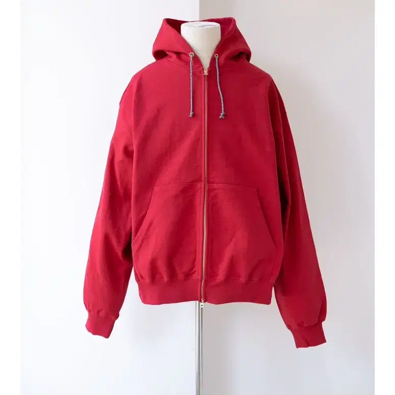 퀄리티 퍼포먼스 N.A hood zip-up(red)