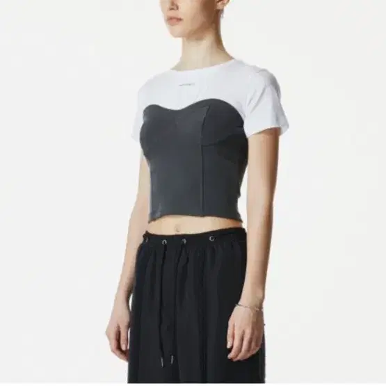 쓰리투에이티 CORSET LAYERED T-SHIRT (CHARCOAL)