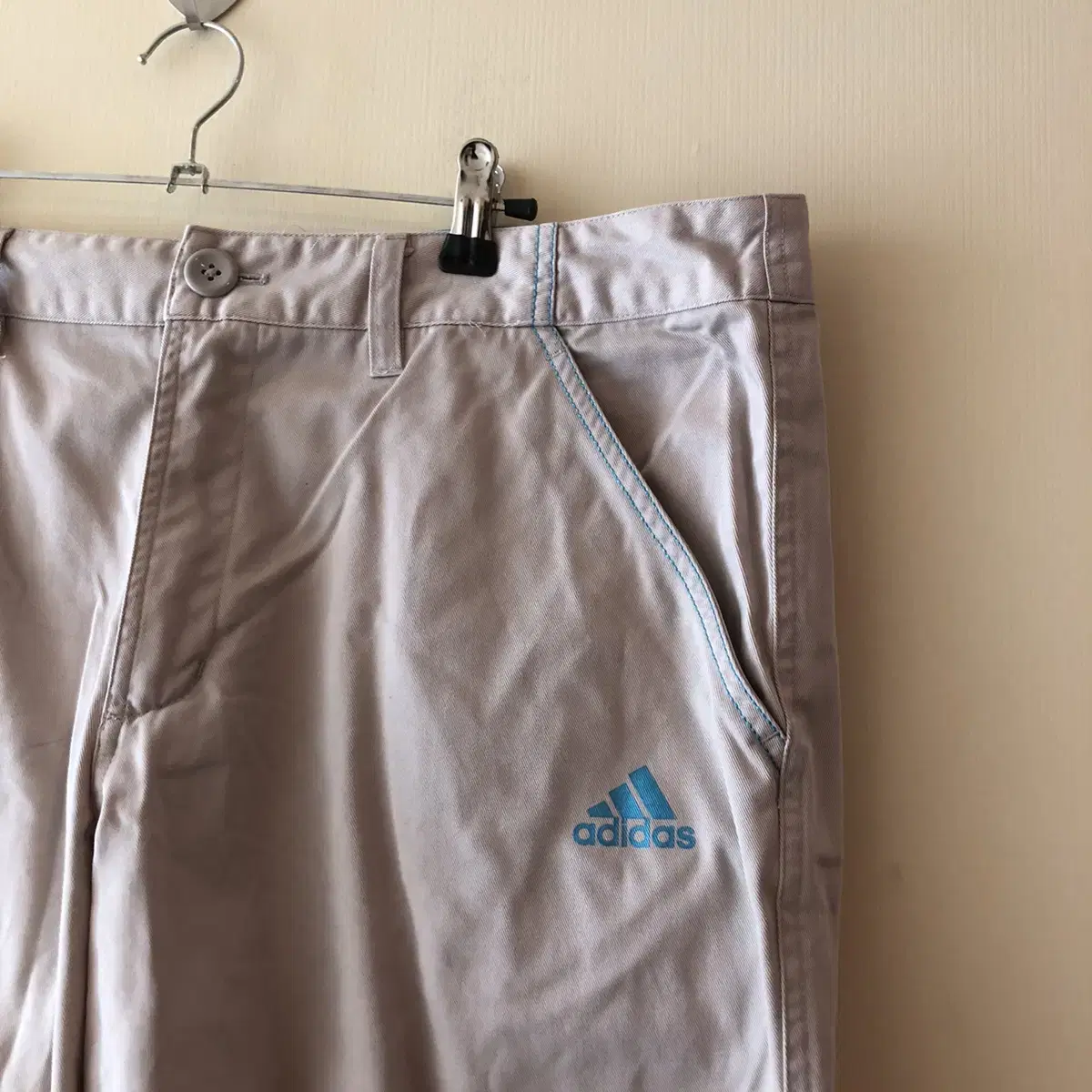 Vintage Adidas mint shorts ( 2XL )