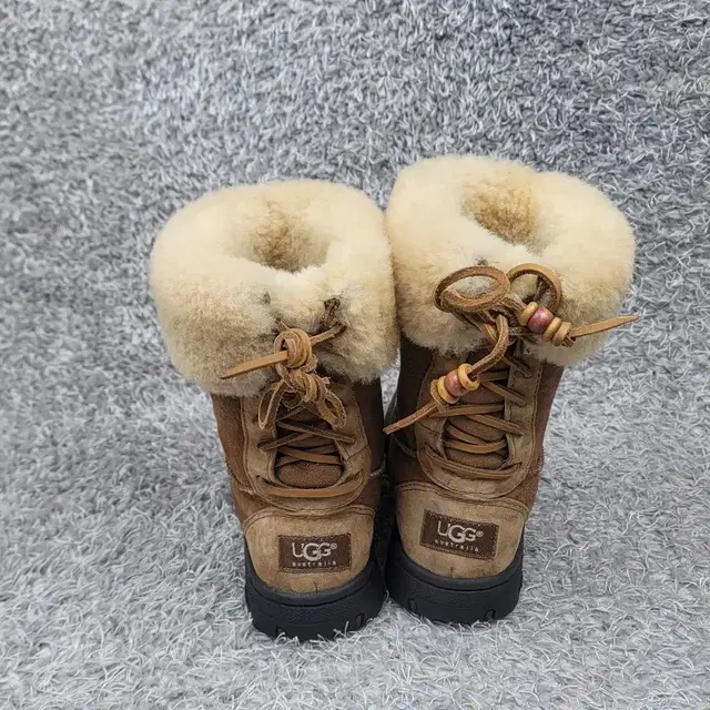 정품] UGG 어그 양털 부츠 US5W 225 상태 아주 좋음