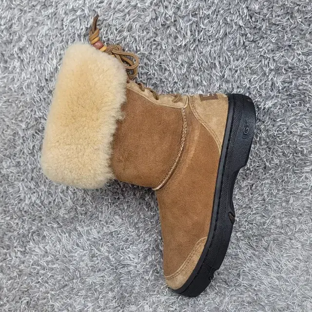 정품] UGG 어그 양털 부츠 US5W 225 상태 아주 좋음