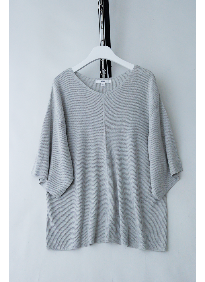 UNIQLO LOOSE GRAY KNIT