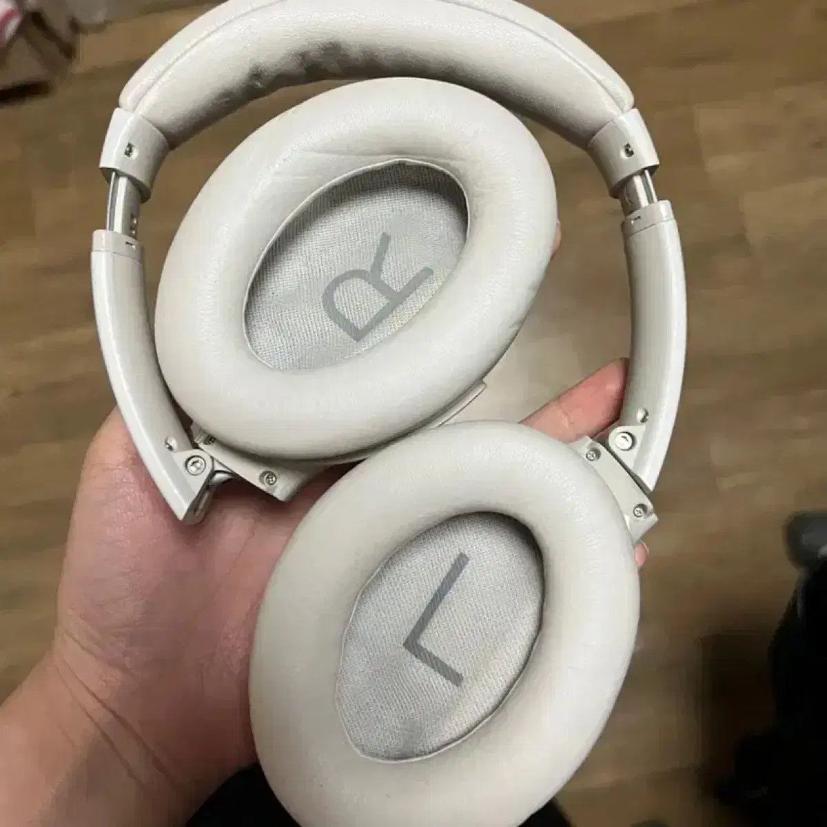 보스 qc45 화이트