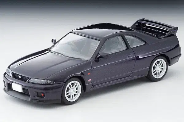 1:64 Tomica Limited Vintage Neo Nissan Skyline GT-R (R33)