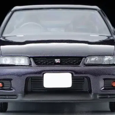 1:64 토미카 리미티드 빈티지 네오 닛산 스카이라인 GT-R (R33)