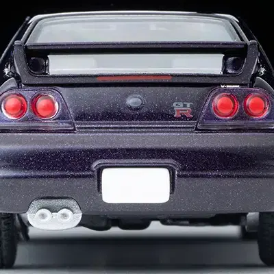 1:64 토미카 리미티드 빈티지 네오 닛산 스카이라인 GT-R (R33)