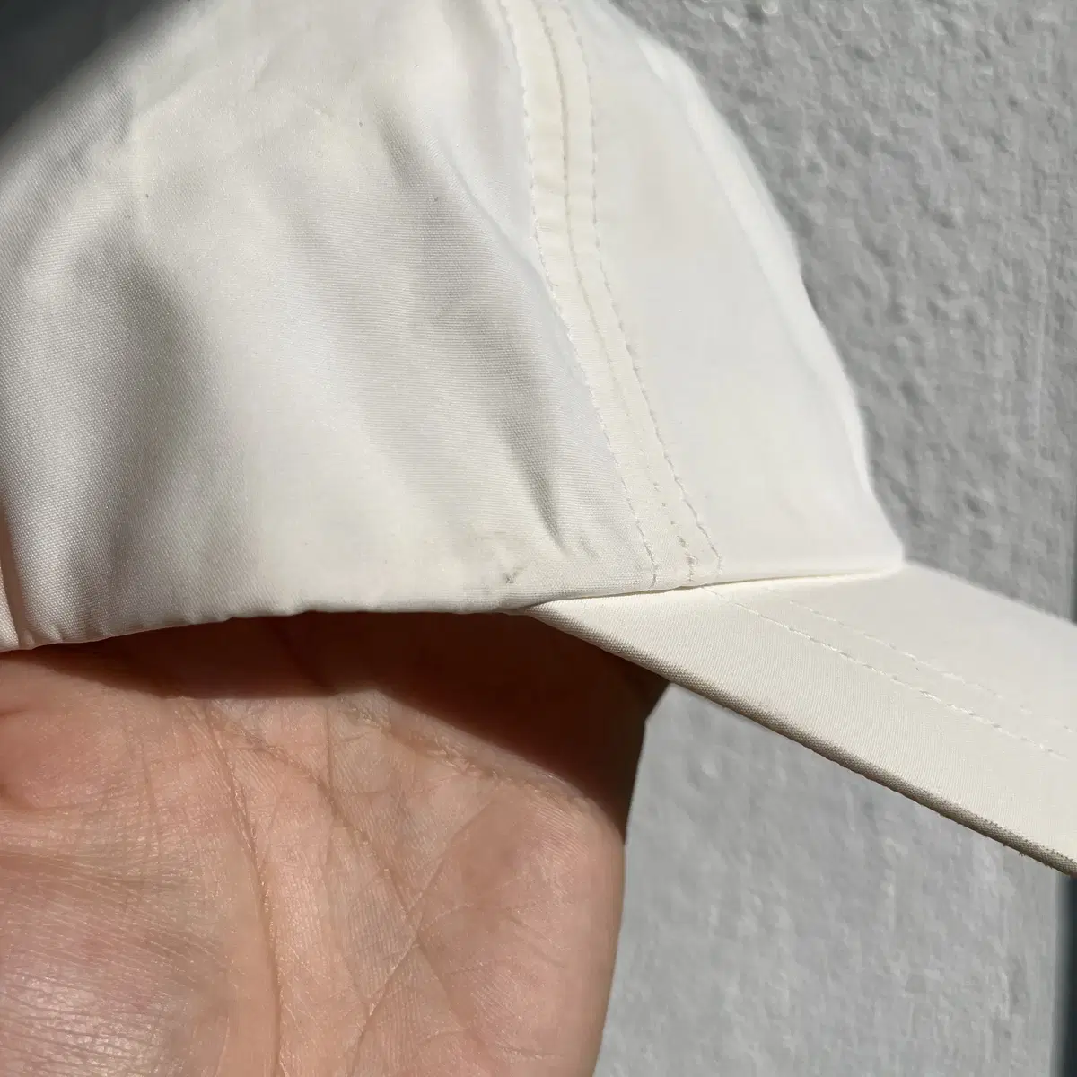 LEXUS white poly cap