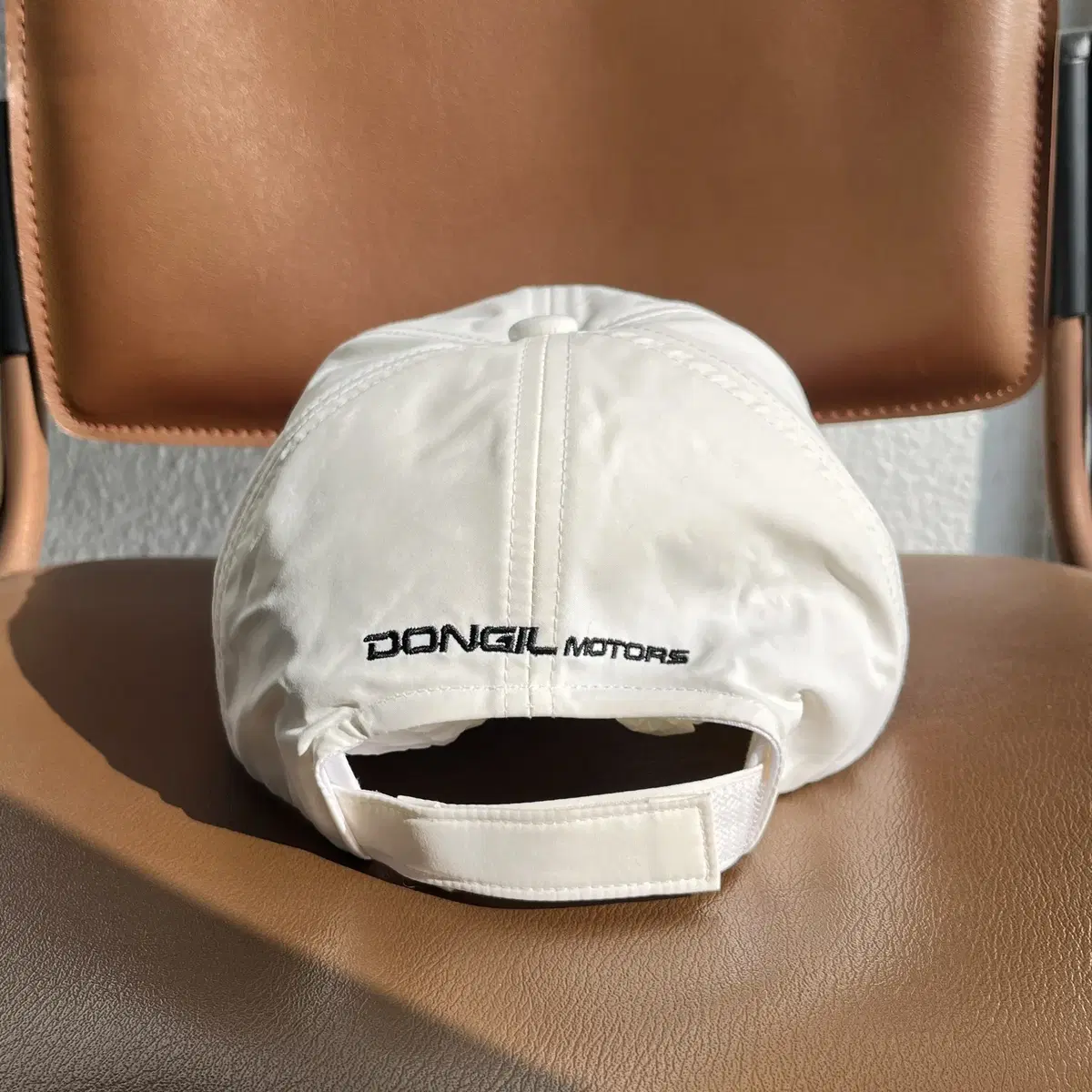 LEXUS white poly cap