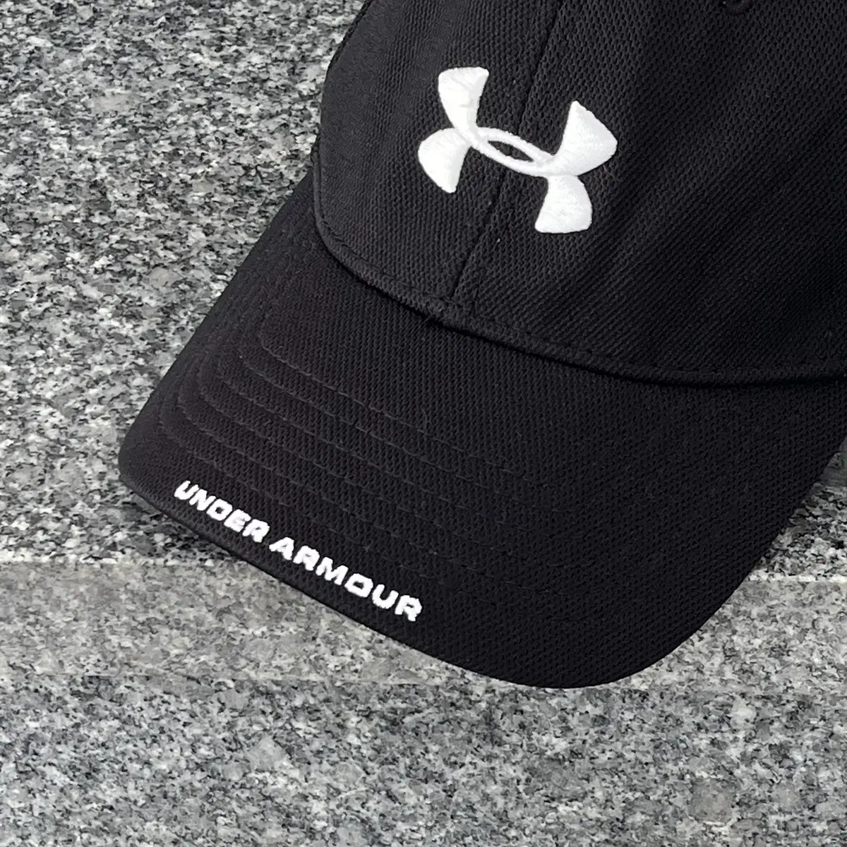 UNDER ARMOUR band ballcap