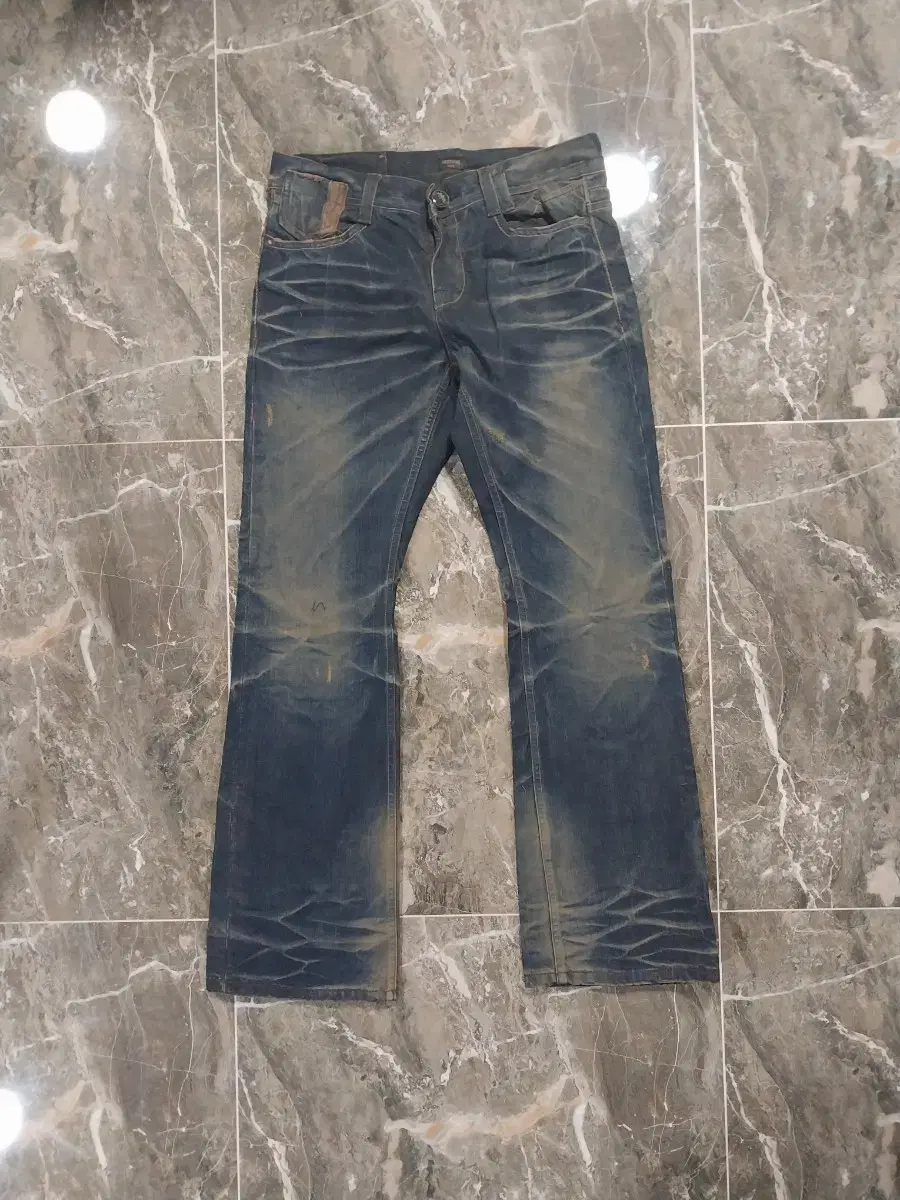 O1 New AVH Jeans 32" Vintage